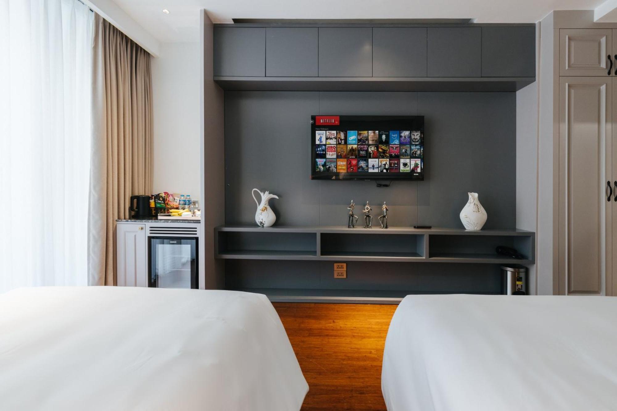 Sword Lake Hotel Hanoi Bagian luar foto