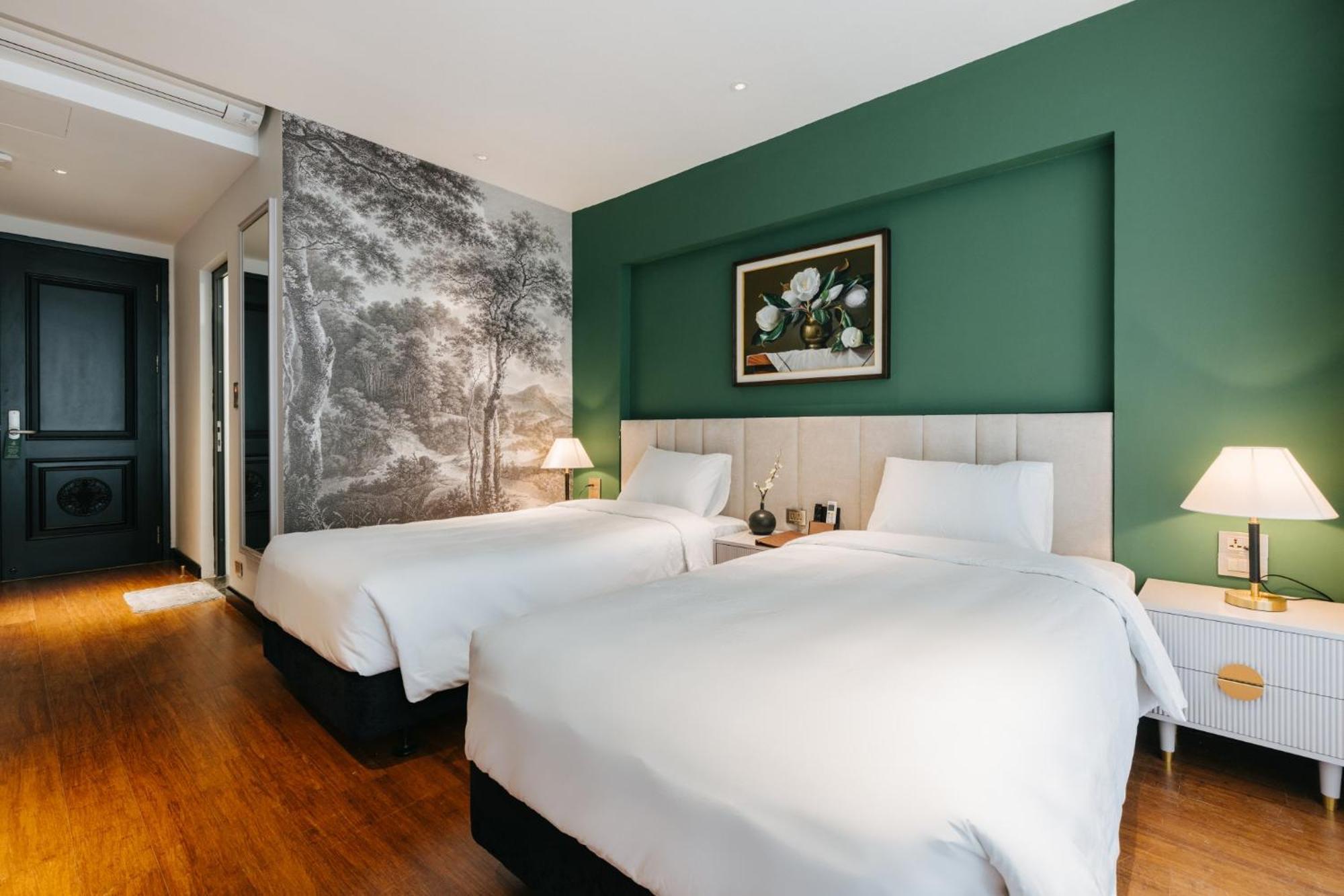 Sword Lake Hotel Hanoi Bagian luar foto