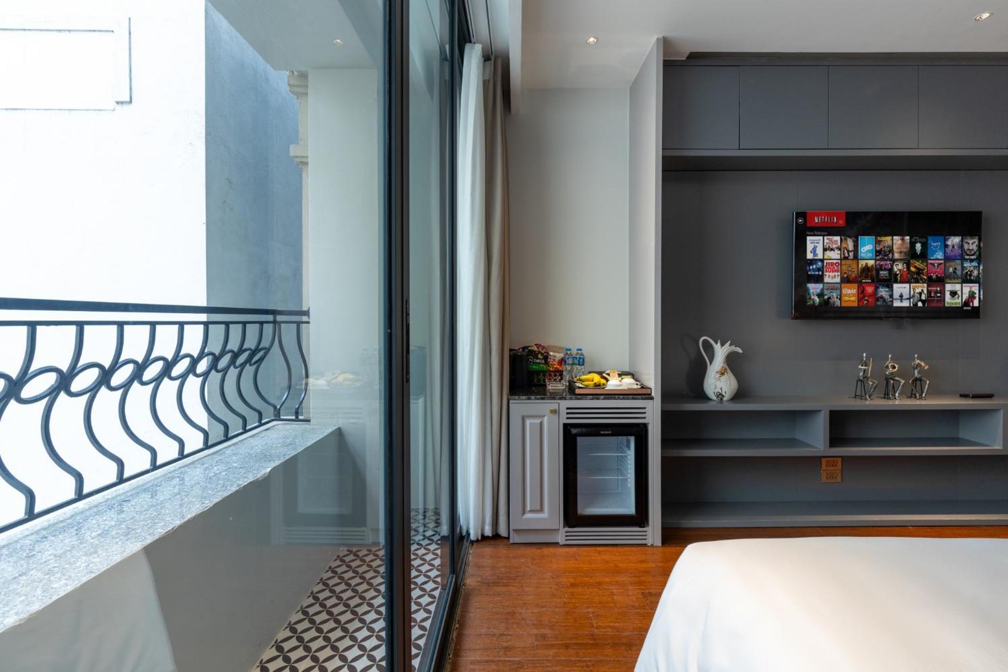 Sword Lake Hotel Hanoi Bagian luar foto