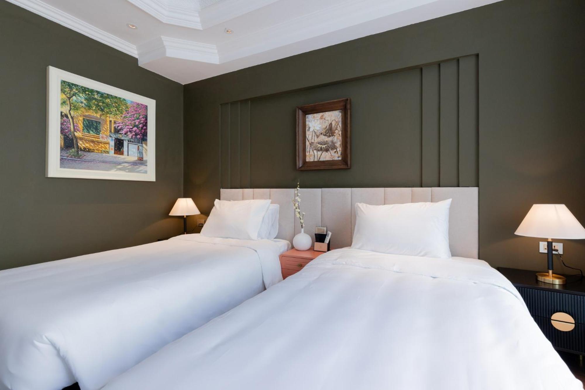 Sword Lake Hotel Hanoi Bagian luar foto