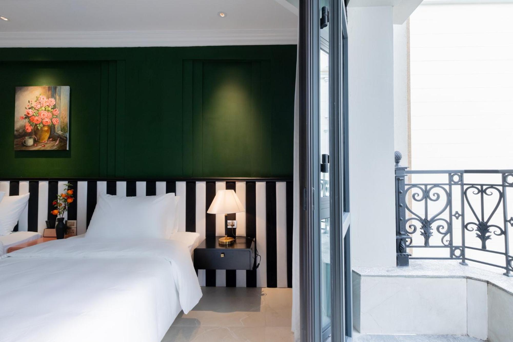 Sword Lake Hotel Hanoi Bagian luar foto