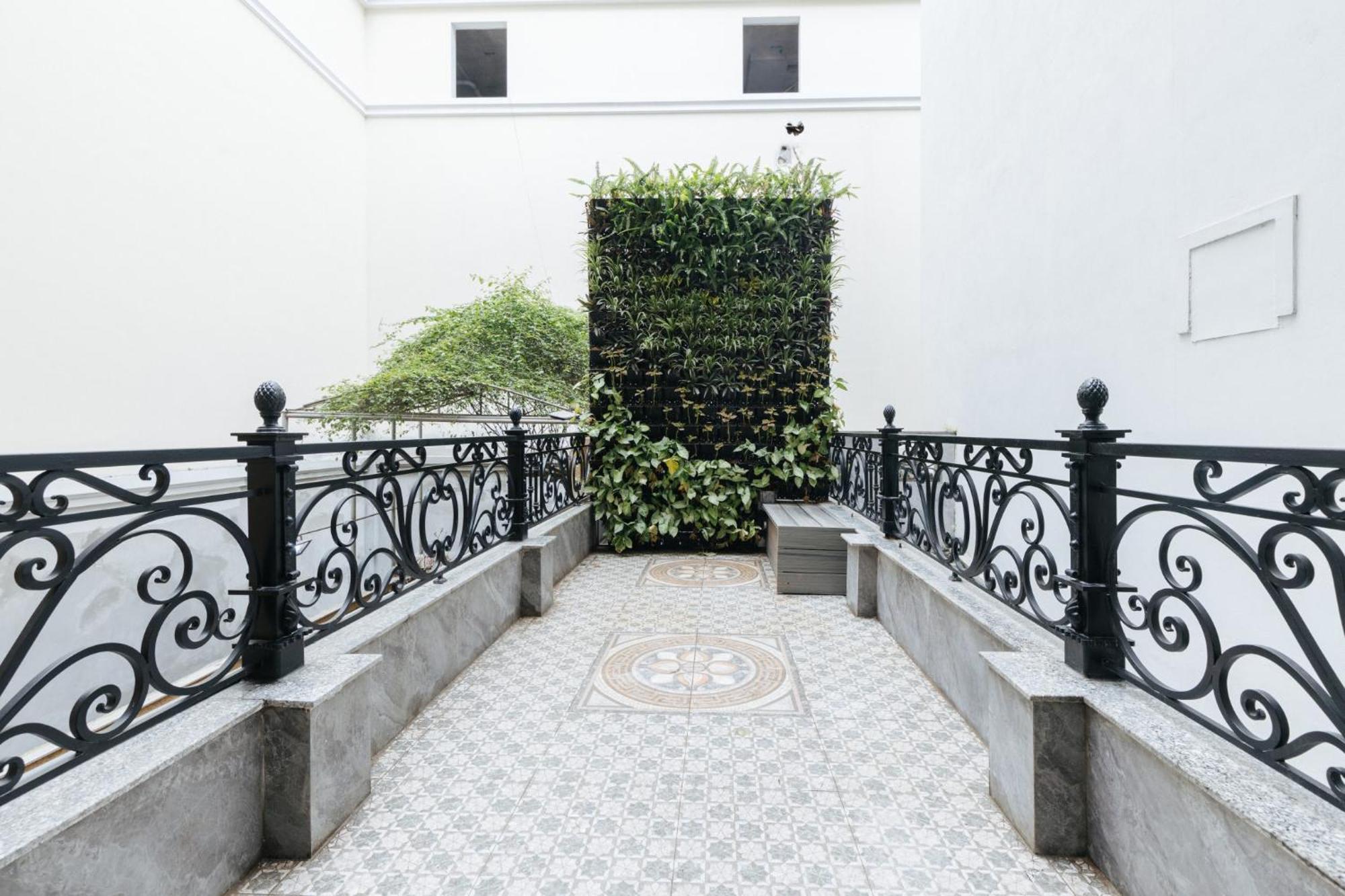 Sword Lake Hotel Hanoi Bagian luar foto